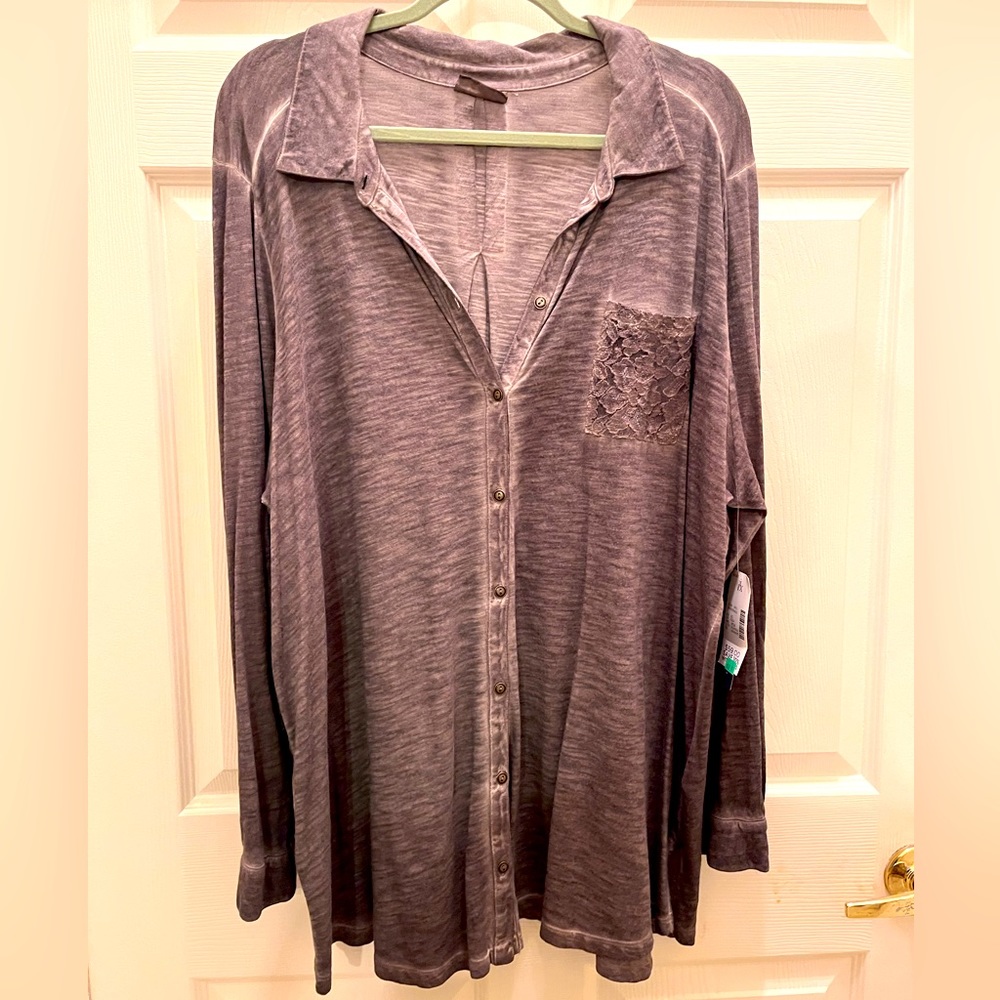 1X Catherine’s Heather grey blouse with lace pocket detail